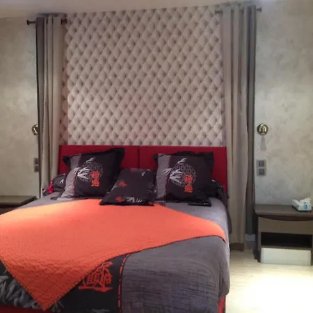 Les Orchidees Apartment *
